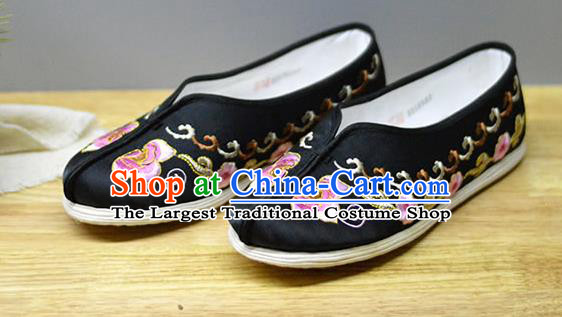 China Traditional Wedding Shoes Black Cloth Shoes National Embroidered Plum Shoes