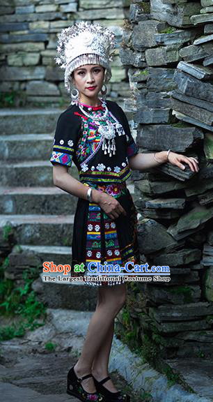 Chinese Dong Nationality Stage Show Dress Clothing Ethnic Folk Dance Black Outfits and Silver Hat