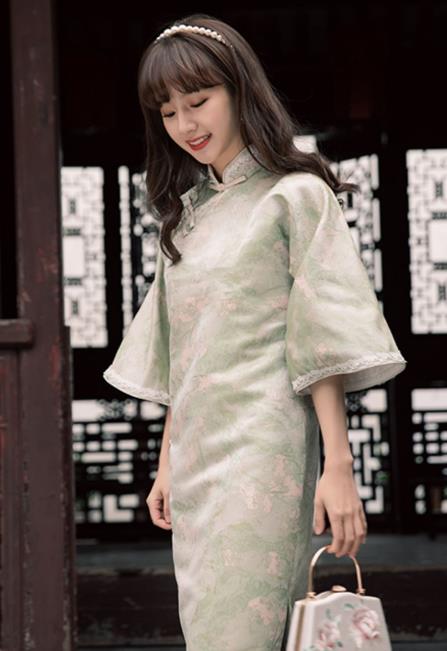 Chinese Traditional Young Lady Clothing Light Green Qipao Dress National Wide Sleeve Silk Cheongsam