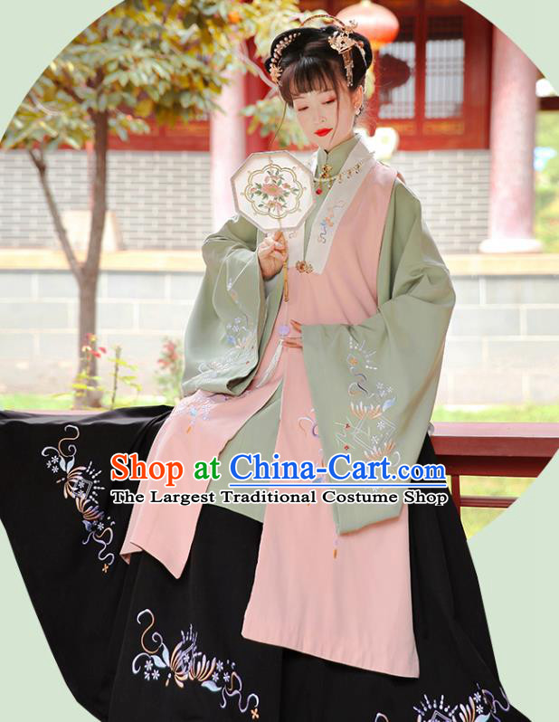 Chinese Ancient Noble Lady Embroidered Costumes Traditional Ming Dynasty Royal Princess Hanfu Clothing