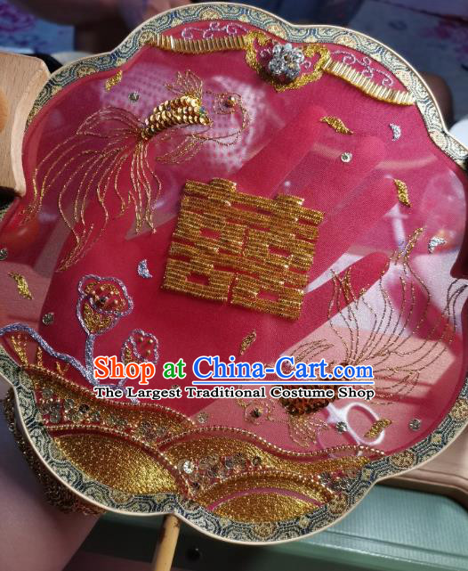 China Handmade Bride Tassel Palace Fan Embroidered Goldfish Fan Traditional Wedding Red Silk Fan