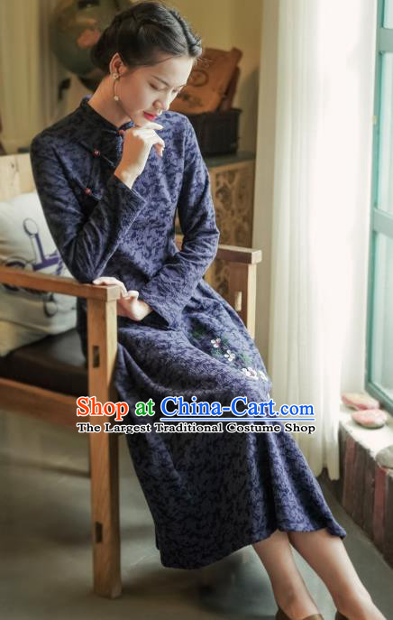 China National Young Woman Qipao Dress Clothing Traditional Hand Painting Navy Blue Flax Cheongsam