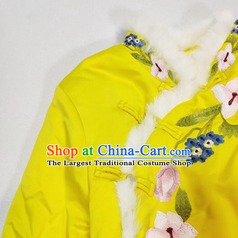 China Woman Outer Garment Traditional Embroidered Yellow Silk Cotton Wadded Jacket Winter Tang Suit Coat