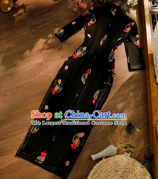 Chinese Traditional Black Cheongsam Clothing Classical Embroidered Qipao Dress