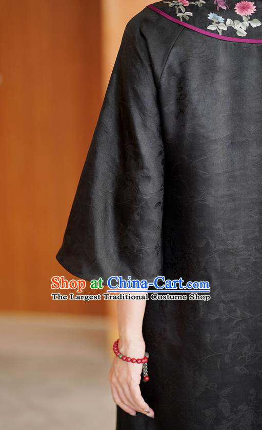 China National Young Beauty Qipao Dress Classical Embroidered Black Silk Cheongsam Costume