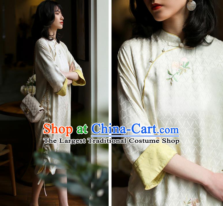 Republic of China Embroidered Beige Cheongsam Costume Traditional Minguo Young Lady Qipao Dress