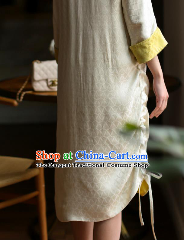 Republic of China Embroidered Beige Cheongsam Costume Traditional Minguo Young Lady Qipao Dress