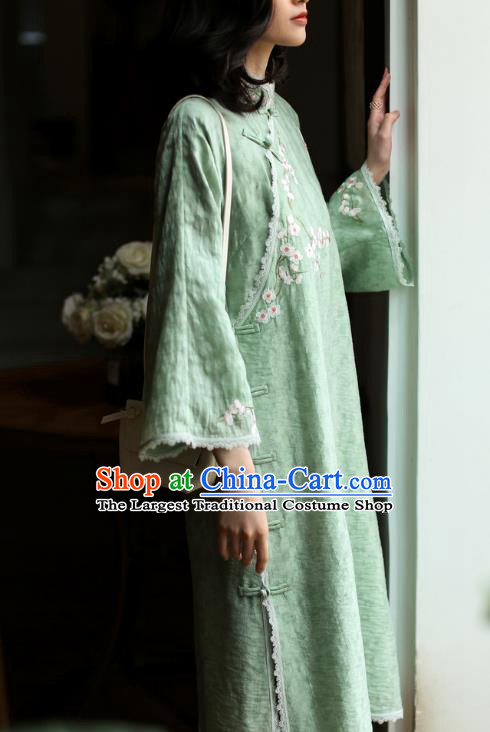 China Embroidered Light Green Cheongsam Costume Traditional Stage Performance Wide Sleeve Qipao Dress