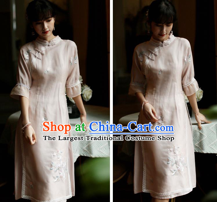 China Young Lady Classical Cheongsam Costume Traditional Embroidered Pink Silk Qipao Dress