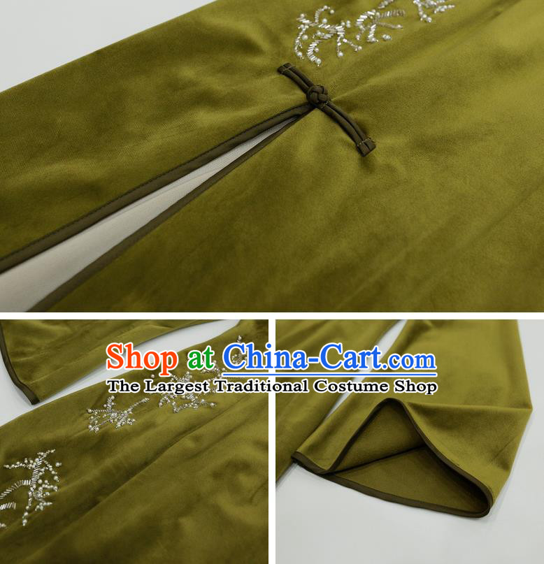 China Classical Dance Cheongsam Costume Traditional Young Lady Green Pleuche Qipao Dress