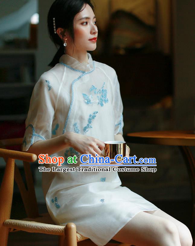 China Modern Cheongsam Costume Traditional Embroidered White Organdy Short Qipao Dress