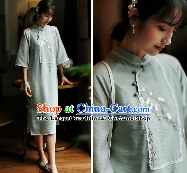 China Classical Cheongsam Costume Traditional Young Lady Embroidered Light Green Qipao Dress