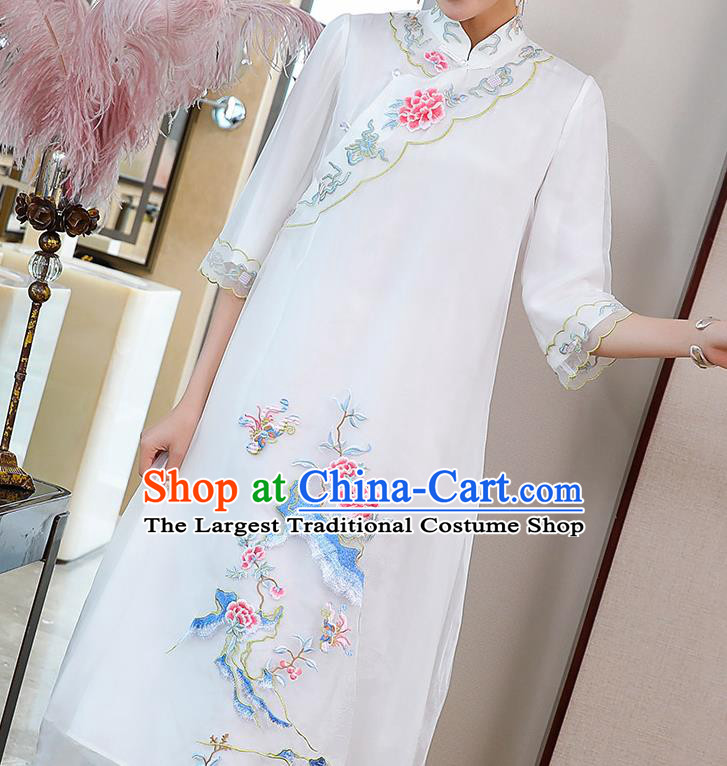 China Classical Embroidered Peony Cheongsam Traditional Young Woman Costume Tang Suit White Organdy Qipao Dress
