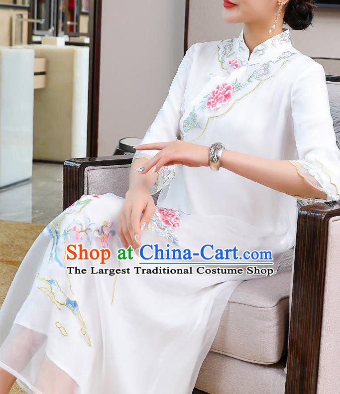 China Classical Embroidered Peony Cheongsam Traditional Young Woman Costume Tang Suit White Organdy Qipao Dress