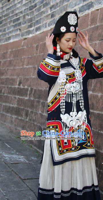China Traditional Liangshan Ethnic Folk Dance Costumes Yi Nationality Minority Woman Outfits Clothing and Hat