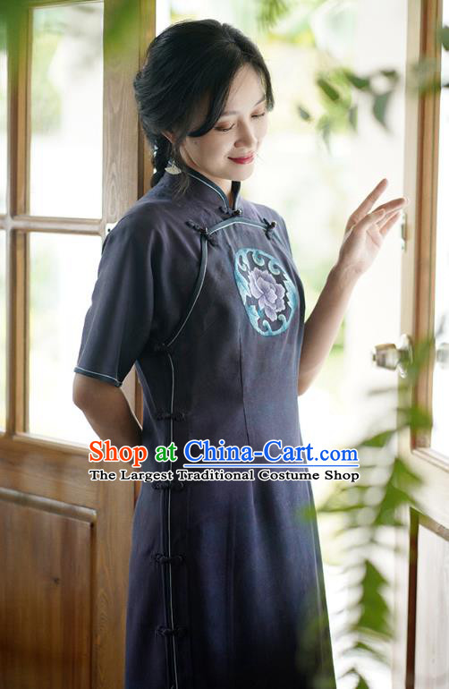 China Classical Cheongsam Dress National Embroidered Peony Purple Silk Qipao Costume