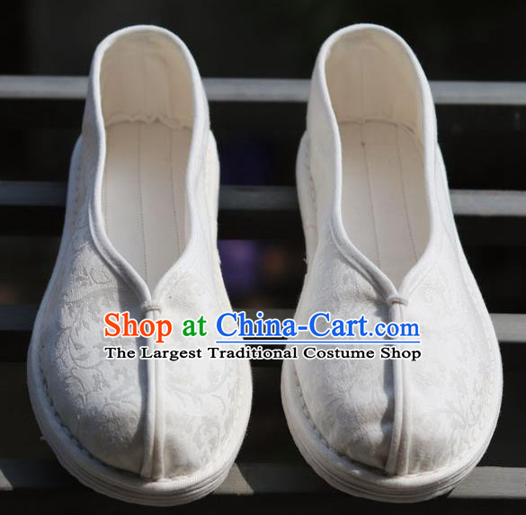 China Handmade Multi Layered White Cloth Shoes National Country Woman Shoes