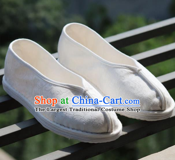 China Handmade Multi Layered White Cloth Shoes National Country Woman Shoes