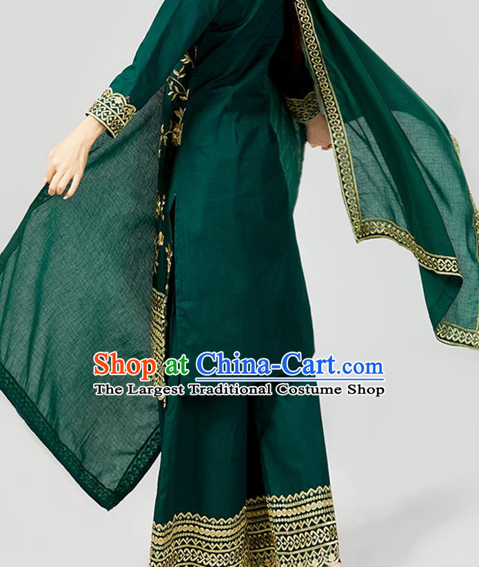 India Traditional Embroidered Punjab Clothing Asian Indian Female Dance Costumes Green Blouse and Loose Pants