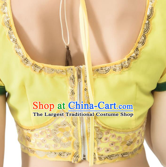 Indian Traditional Lehenga Clothing Yellow Top and Skirt Asian India Bollywood Dance Clothing