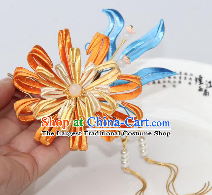 Chinese Ancient Infanta Golden Tassel Hairpin Traditional Ming Dynasty Princess Orange Silk Chrysanthemum Hair Comb