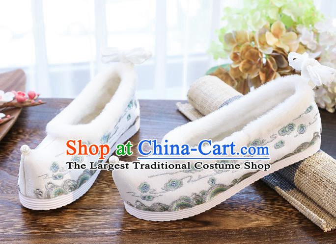 China National Embroidered White Cloth Shoes Traditional Winter Hanfu Shoes Handmade Ancient Princess Shoes