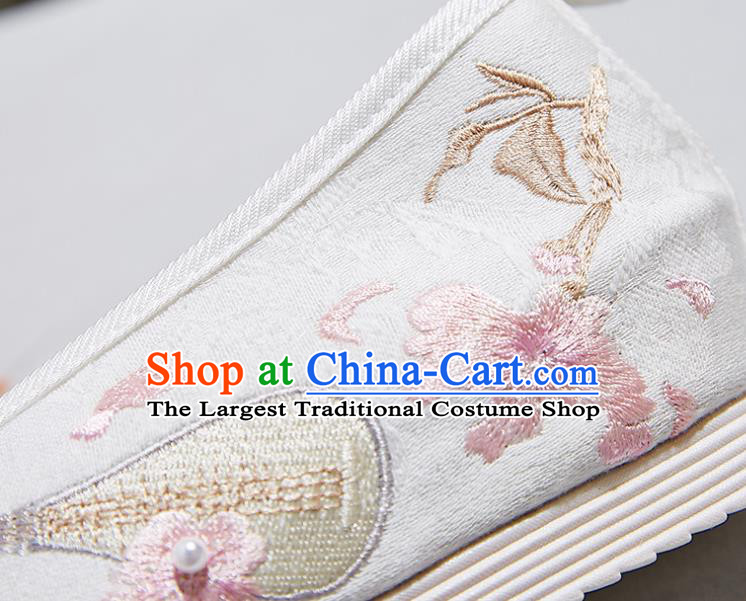 China Traditional Hanfu Shoes Handmade Ancient Princess Cloth Shoes National Embroidered Peach Blossom Lute Shoes