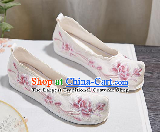 China Handmade Princess White Cloth Shoes National Embroidered Flowers Shoes Traditional Ming Dynasty Hanfu Shoes