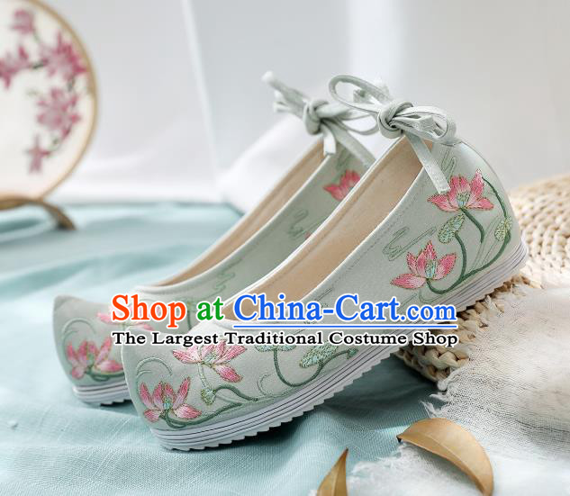 China Traditional Ming Dynasty Hanfu Shoes Handmade Princess Shoes National Embroidered Lotus Light Green Cloth Shoes