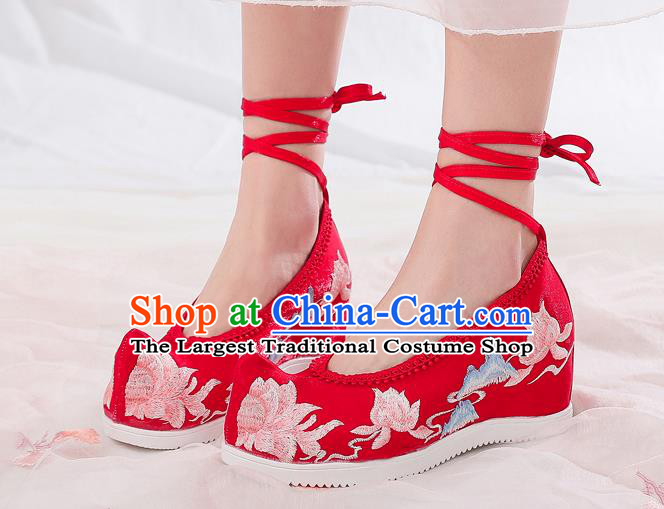 China Traditional Embroidered Flowers Wedges Shoes Handmade Red Cloth Shoes National Woman Wedding Shoes