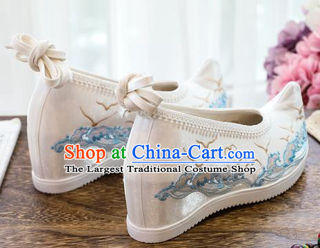 China Traditional Embroidered Waves Shoes Handmade White Cloth Shoes National Woman Wedges Shoes