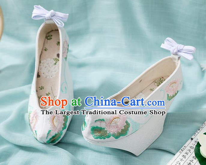 China Handmade Saucers Shoes Traditional Qing Dynasty Imperial Concubine Shoes Embroidered Lotus White Cloth Shoes