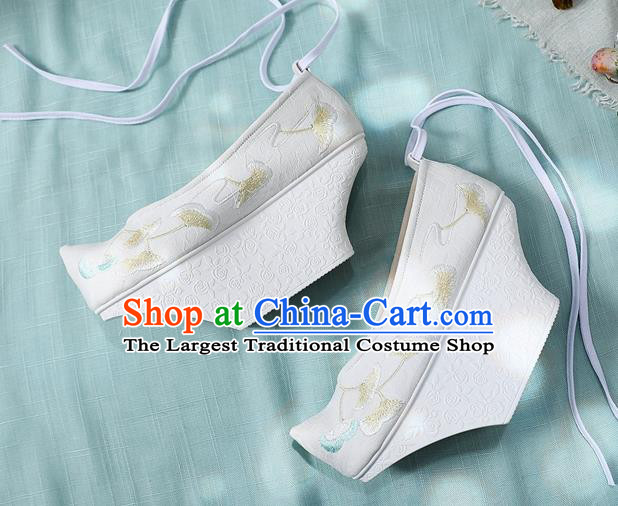 China Handmade Cloth Shoes Traditional Qing Dynasty Imperial Concubine Saucers Shoes Embroidered Ginkgo Leaf Shoes