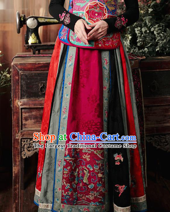 Chinese Traditional Ming Dynasty Embroidered Horse Face Skirt National Woman Tang Suit Costume Bust Skirt