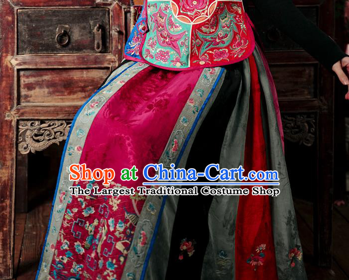 Chinese Traditional Ming Dynasty Embroidered Horse Face Skirt National Woman Tang Suit Costume Bust Skirt