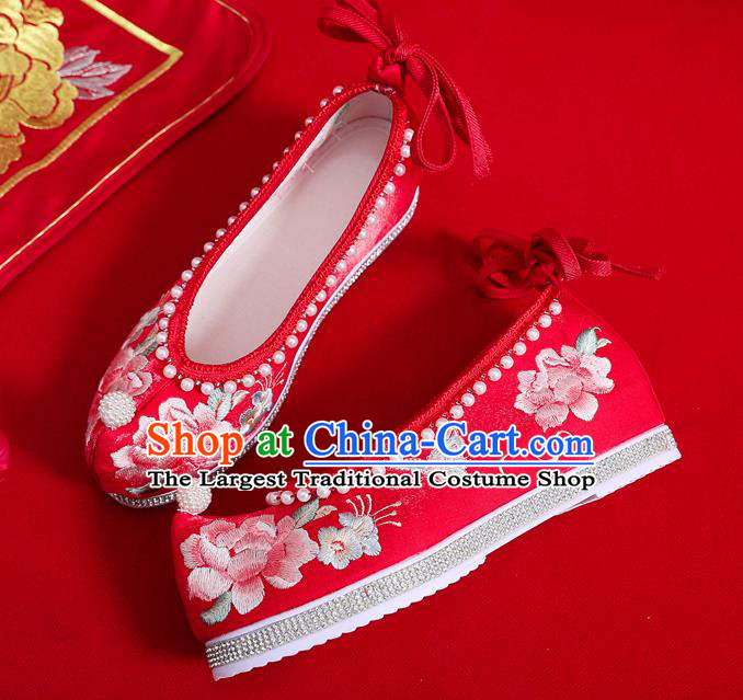 China Traditional Wedding Pearls Shoes National Embroidered Peony Shoes Handmade Red Satin Shoes
