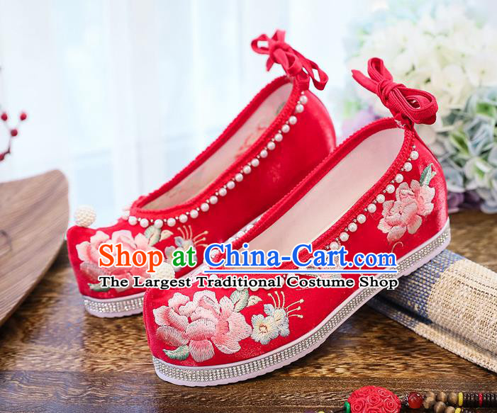 China Traditional Wedding Pearls Shoes National Embroidered Peony Shoes Handmade Red Satin Shoes