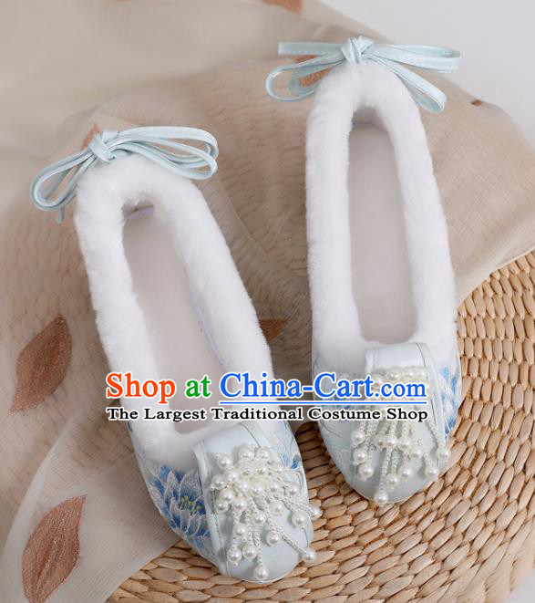 China Traditional Xiuhe Suit Light Blue Shoes Handmade Winter Pearls Tassel Shoes National Embroidered Epiphyllum Shoes