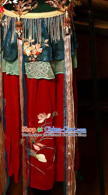 China Traditional Song Dynasty Red Silk Portable Lamp Handmade Embroidered Chrysanthemum Lantern Ancient Palace Lantern