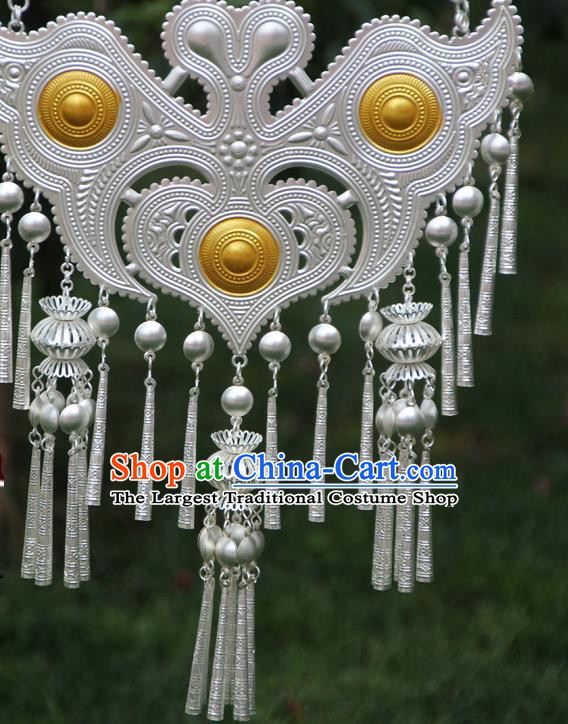 China Handmade Yi Ethnic Silver Necklet Accessories Traditional Minority Stage Performance Necklace
