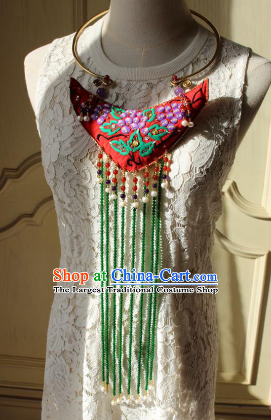 China Handmade Embroidered Red Sachet Necklet Accessories Traditional Cheongsam Tassel Brass Necklace