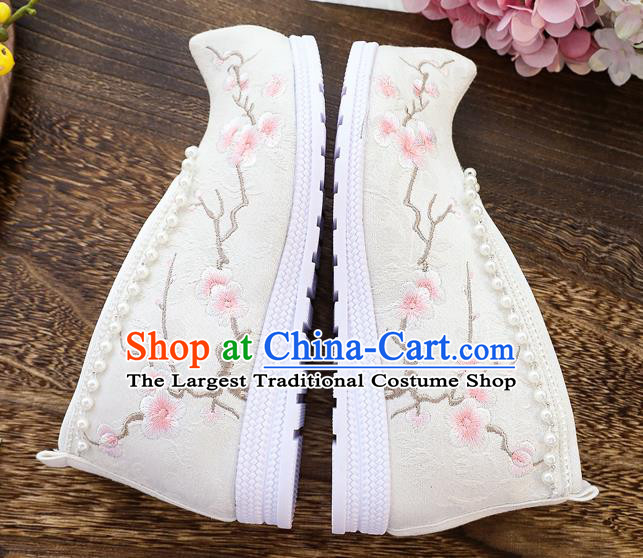 China National Embroidered Plum Beige Cloth Shoes Traditional Ming Dynasty Hanfu Shoes Ancient Princess Pearls Shoes