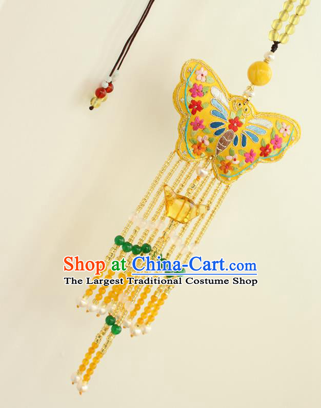 China Handmade Embroidered Yellow Butterfly Sachet Necklet Accessories Traditional Cheongsam Beads Tassel Necklace