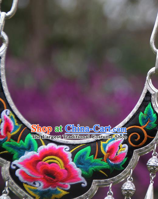 China Handmade Hmong Ethnic Silver Necklet Accessories Traditional Miao Minority Embroidered Peony Necklace