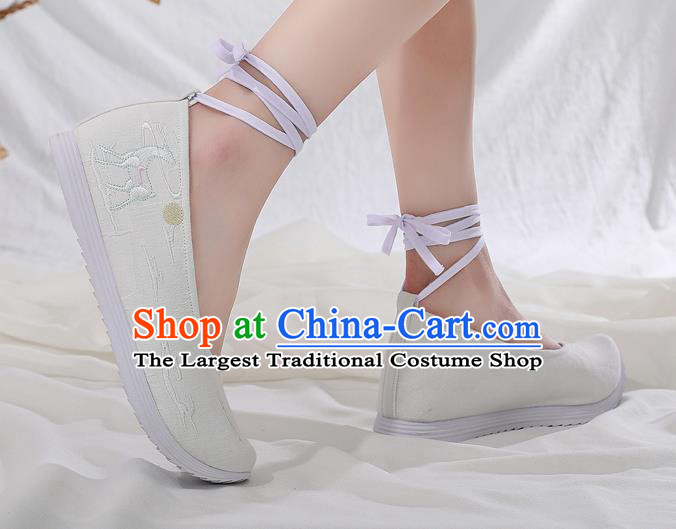 Chinese Traditional Ming Dynasty Hanfu Shoes Handmade Embroidered Beige Shoes Ancient Princess Shoes