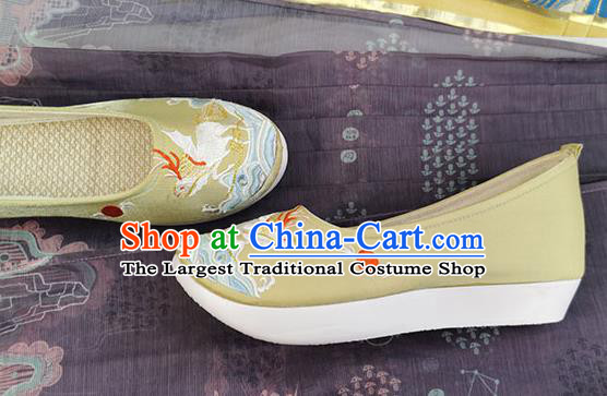 China Ancient Princess Shoes Traditional Hanfu Light Green Shoes Ming Dynasty Embroidered Shoes