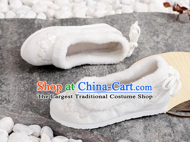 Chinese National Winter Beige Cloth Shoes Traditional Dance Shoes Woman Embroidered Shoes