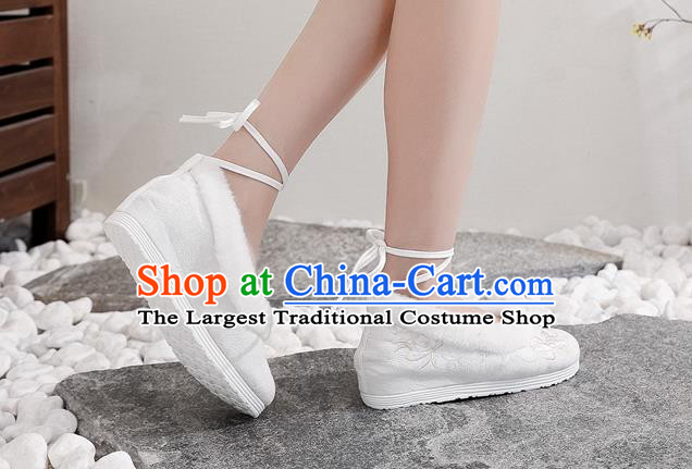 Chinese National Winter Beige Cloth Shoes Traditional Dance Shoes Woman Embroidered Shoes