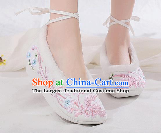 China National Woman Winter Shoes Traditional Embroidered Pearls White Cloth Shoes Folk Dance Shoes