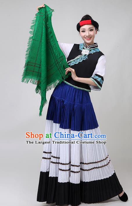 China Traditional Minority Torch Festival Dress Liangshan Ethnic Clothing Yi Nationality Folk Dance Costumes and Headwear